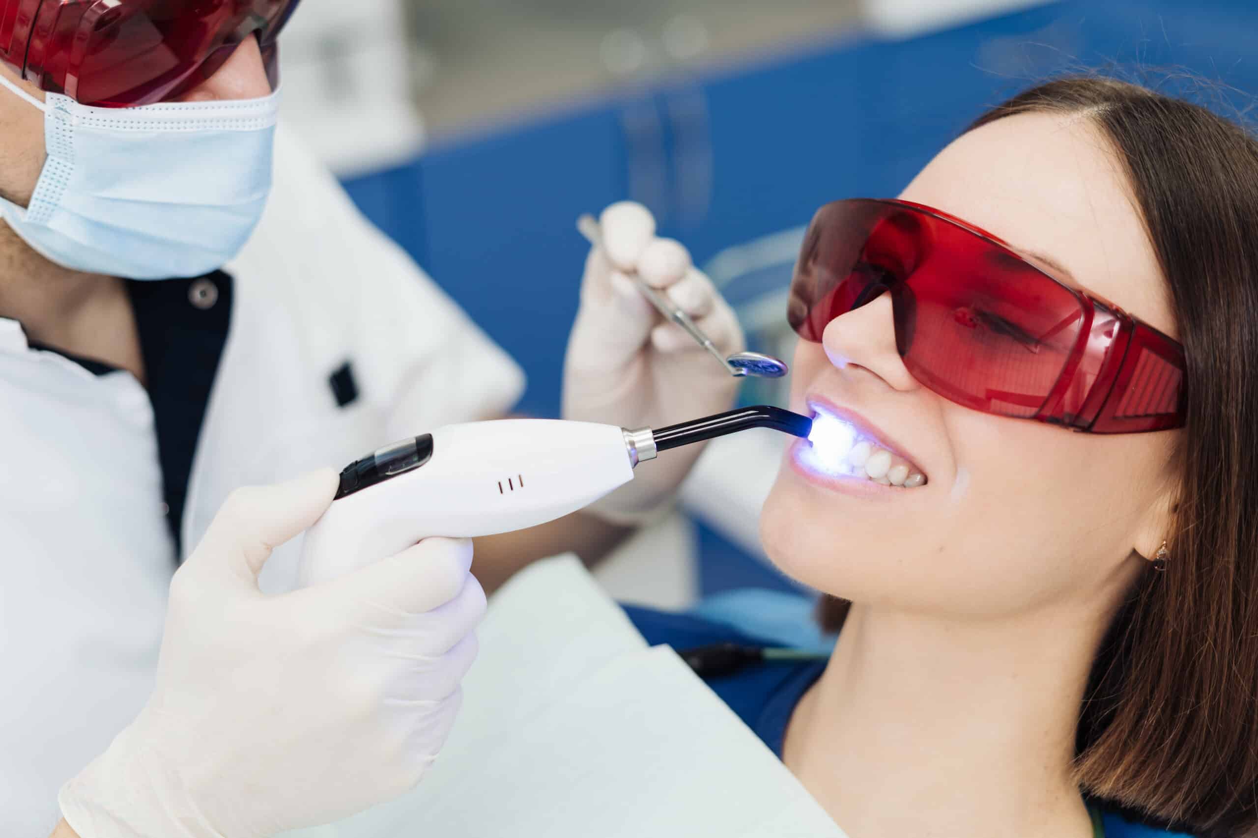 fight-discoloration-with-teeth-whitening