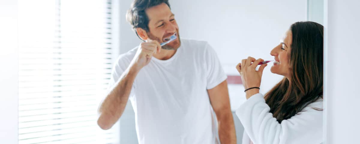 how-to-maintain-healthy-teeth-and-gums-at-home