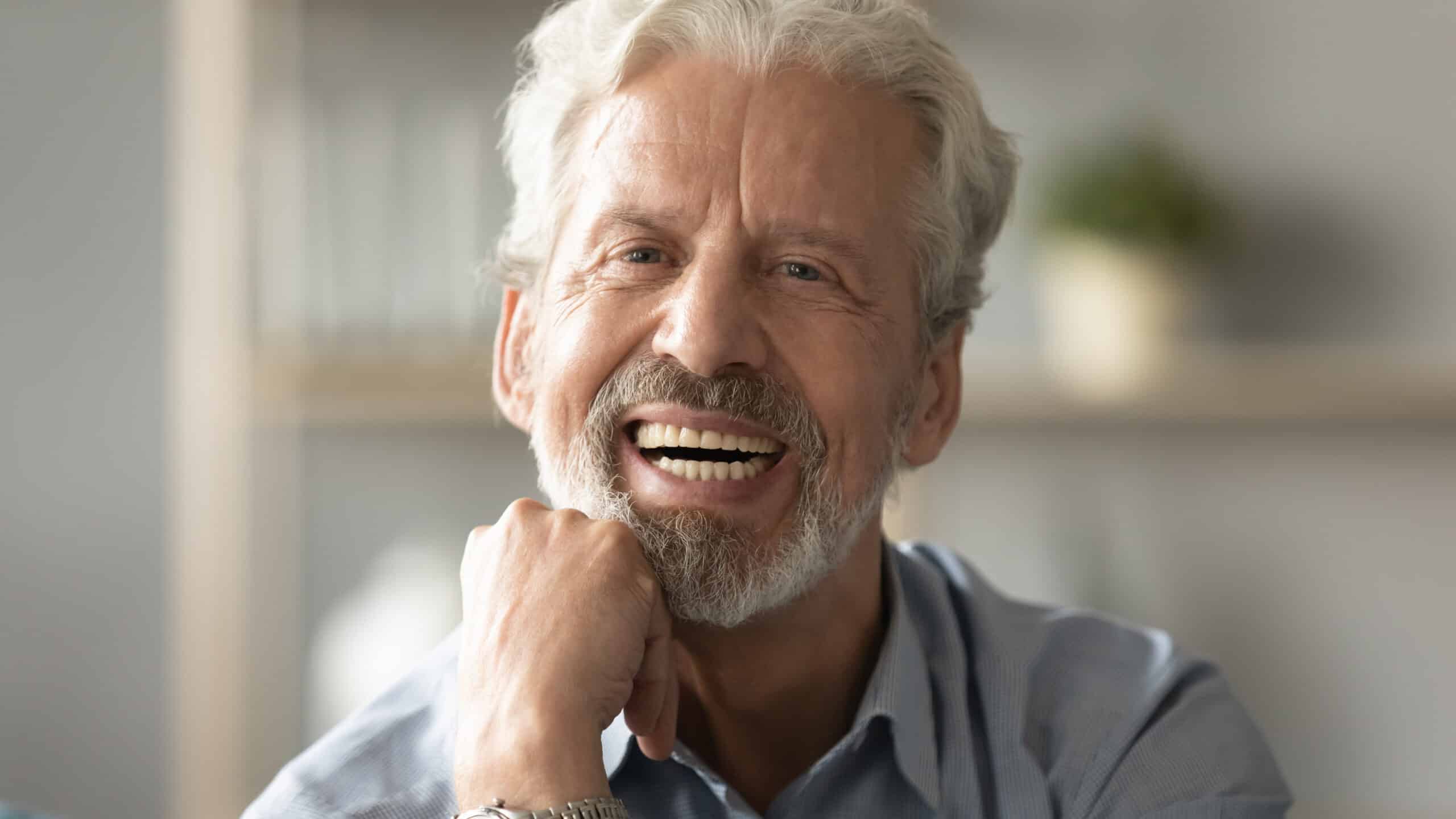 the-denture-wearers-guide-to-optimal-oral-health-5-tips-for-improving-your-smile